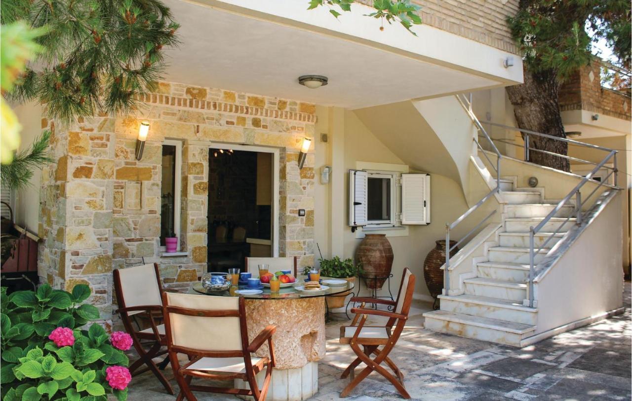 Amazing Home In Artemida With Kitchen Kültér fotó